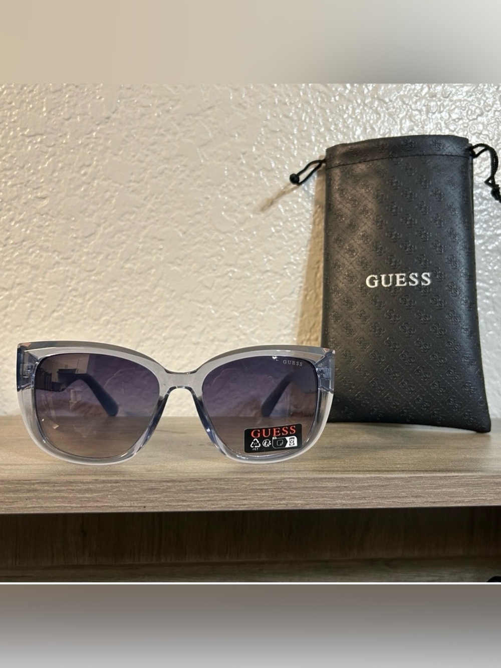 NWOT-GUESS Women's Crystal Blue Gradient Sunglasses